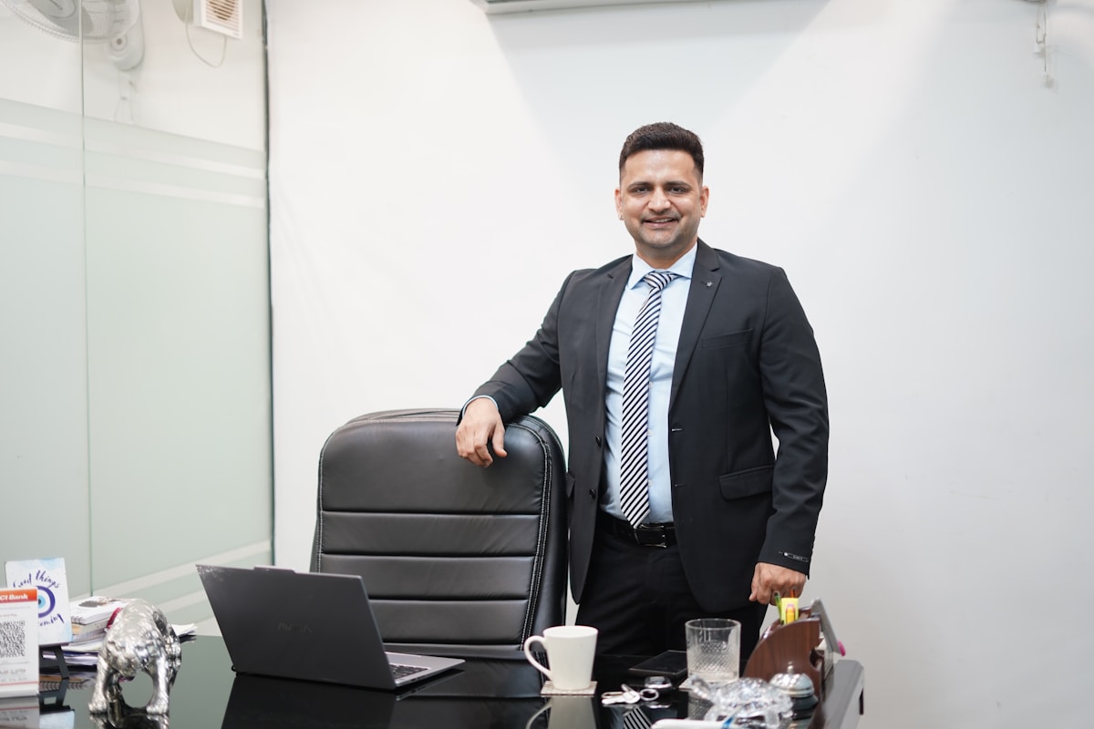 Peruvian financial professional in Lima